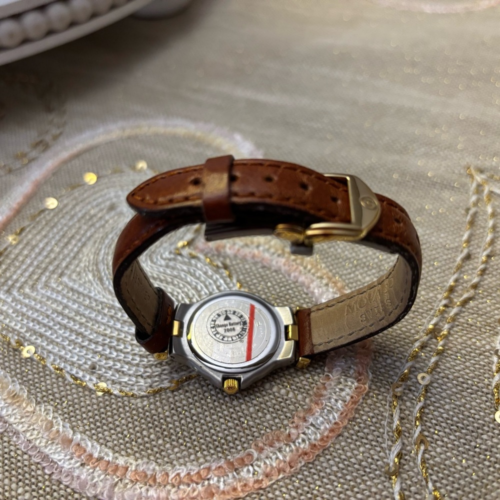 Movado Women's Watch with Brown Leather Strap and Gold Accents. ⌚️ - Picture 4 of 6